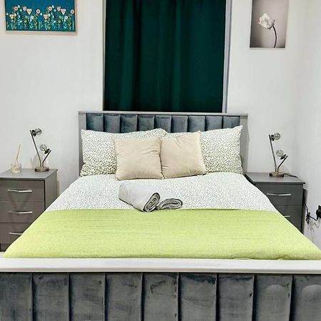 Guest&Rest Elite 2 Apartment London Bagian luar foto