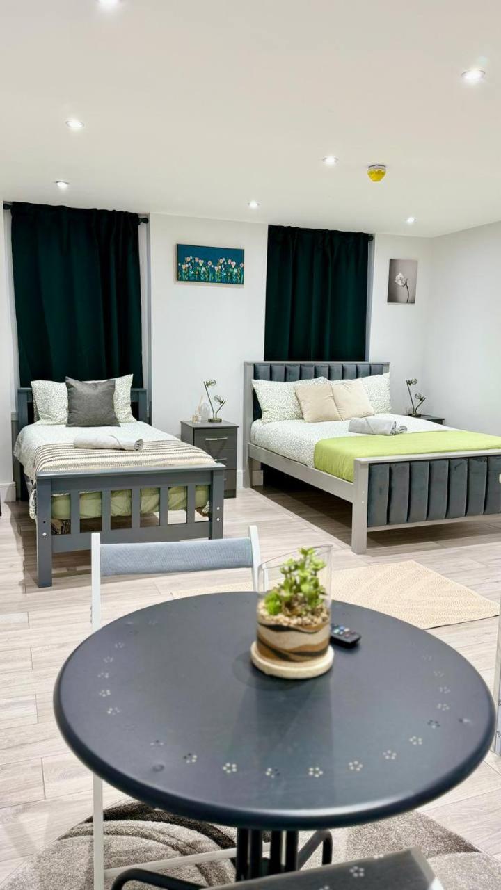 Guest&Rest Elite 2 Apartment London Bagian luar foto