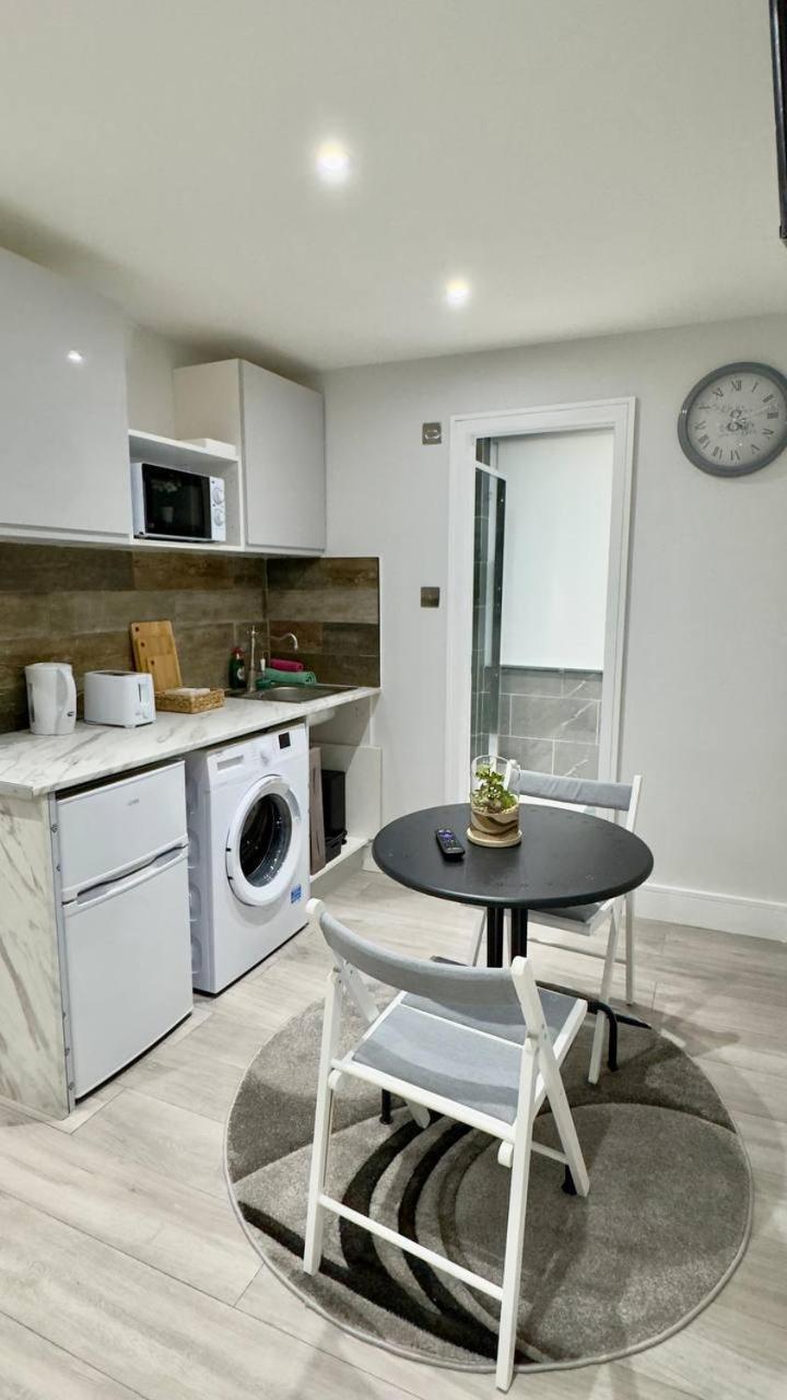 Guest&Rest Elite 2 Apartment London Bagian luar foto