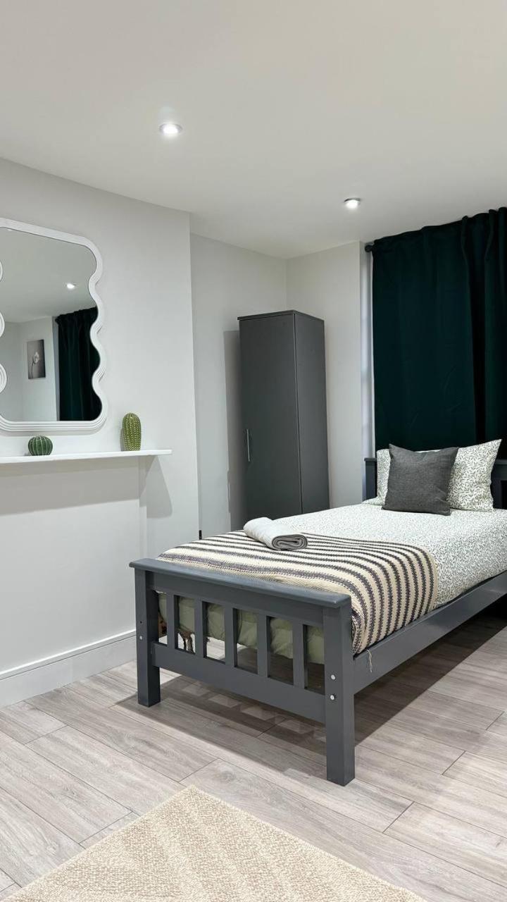 Guest&Rest Elite 2 Apartment London Bagian luar foto